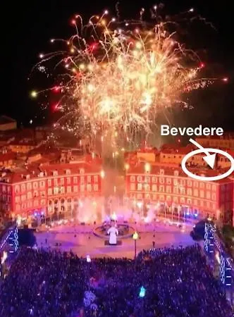 On Place Massena Daire