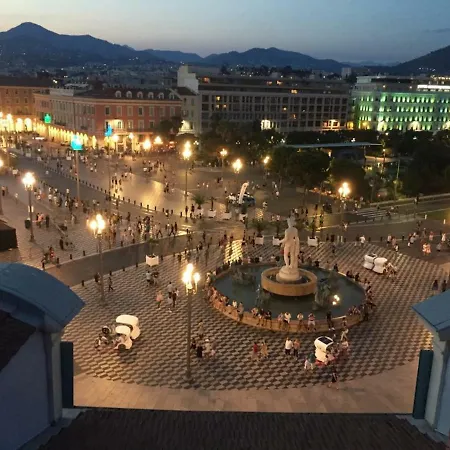 On Place Massena Lägenhet