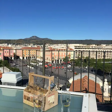 Lägenhet On Place Massena *