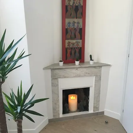 On Place Massena Daire Nice