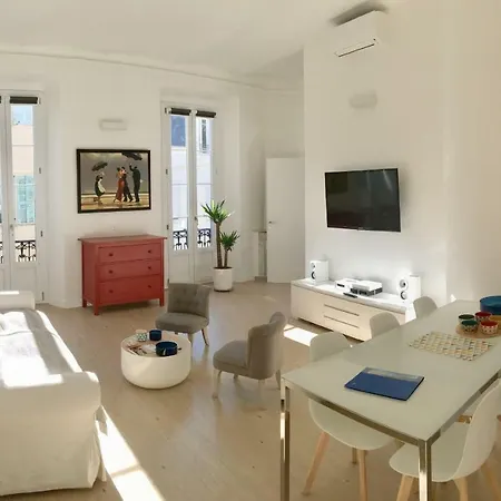 On Place Massena Daire