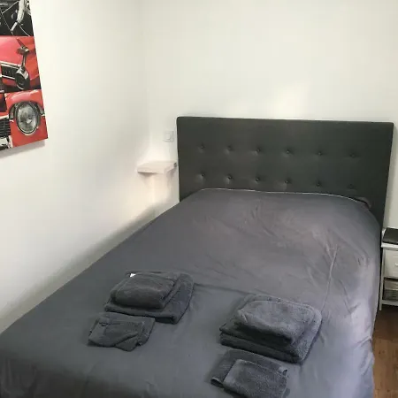 On Place Massena Daire Nice