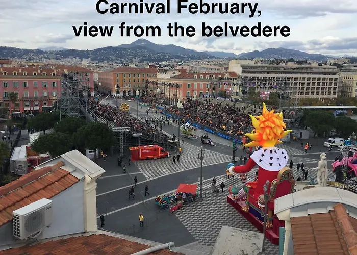 On Place Massena شقة